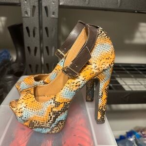 Chic Snakeskin Platform Heels